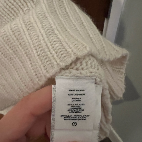 Theory Cashmere Sweater - Picture 3 of 4